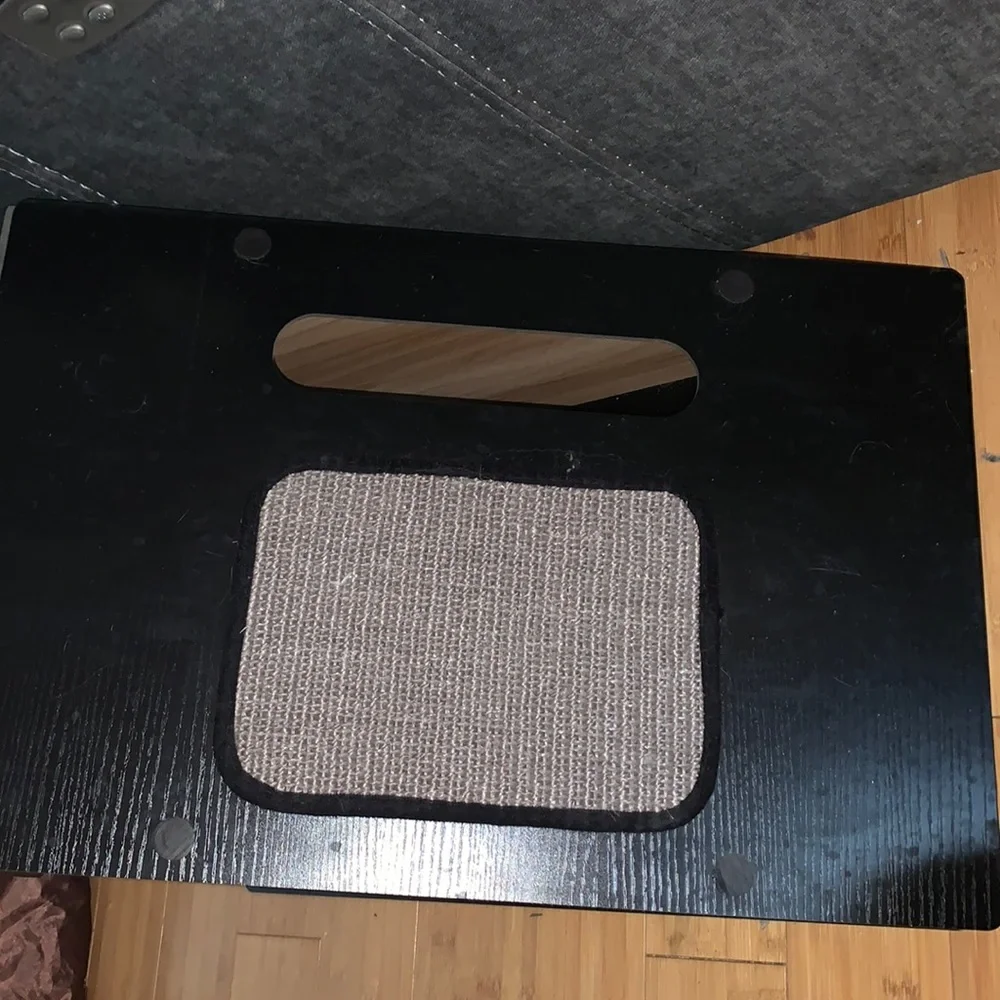 WOODEN CAT HOUSE W/ SCRATCH PAD
